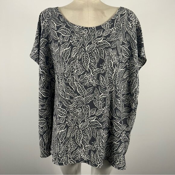 ❤️ Torrid floral flowy Top 2X - Picture 1 of 9